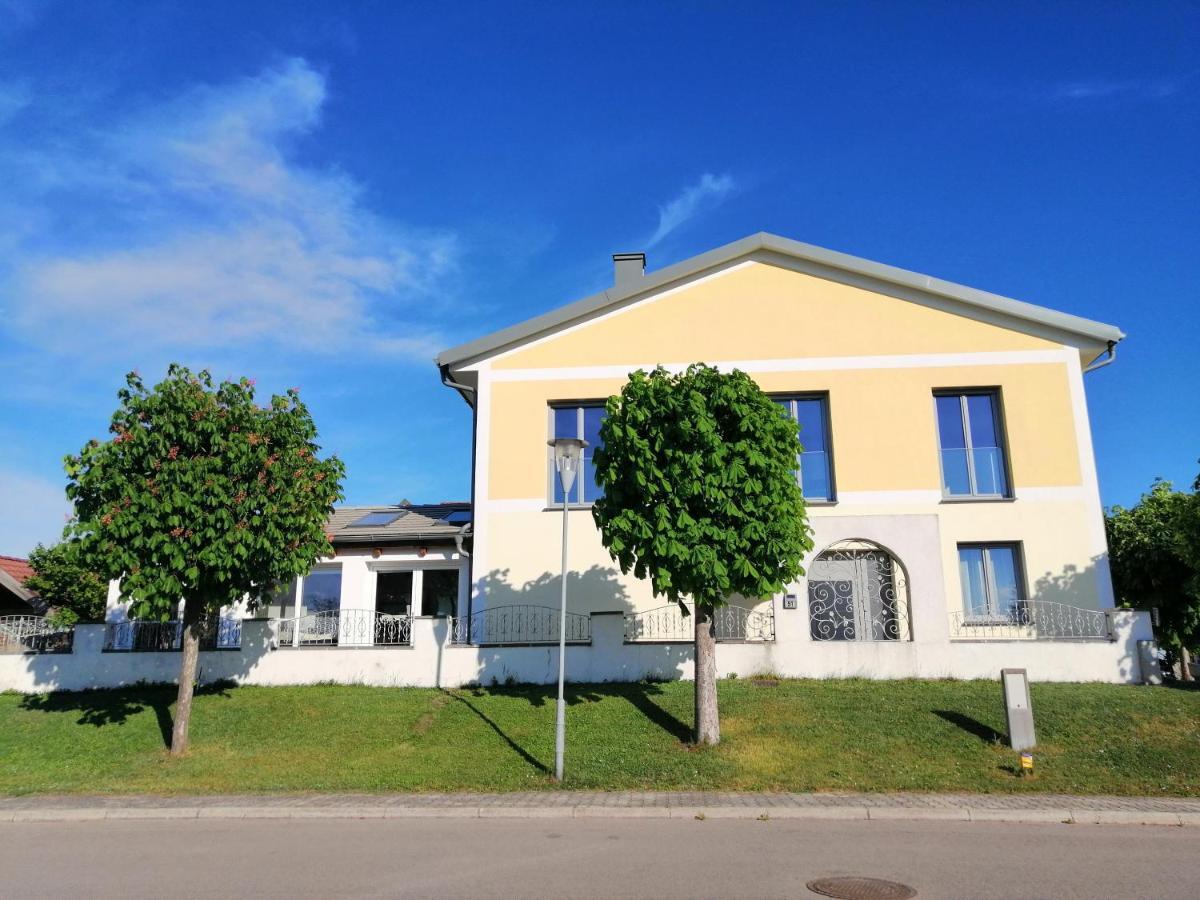 Campingblick-Gaestehaus-Ferienwohnungen Podersdorf am See Exterior photo